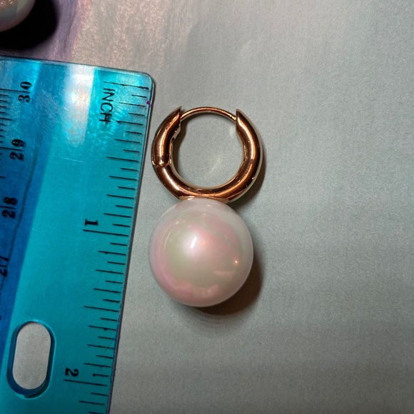 Big Imitation Pearl Gold Hoop Earrings - Picture 7 of 7